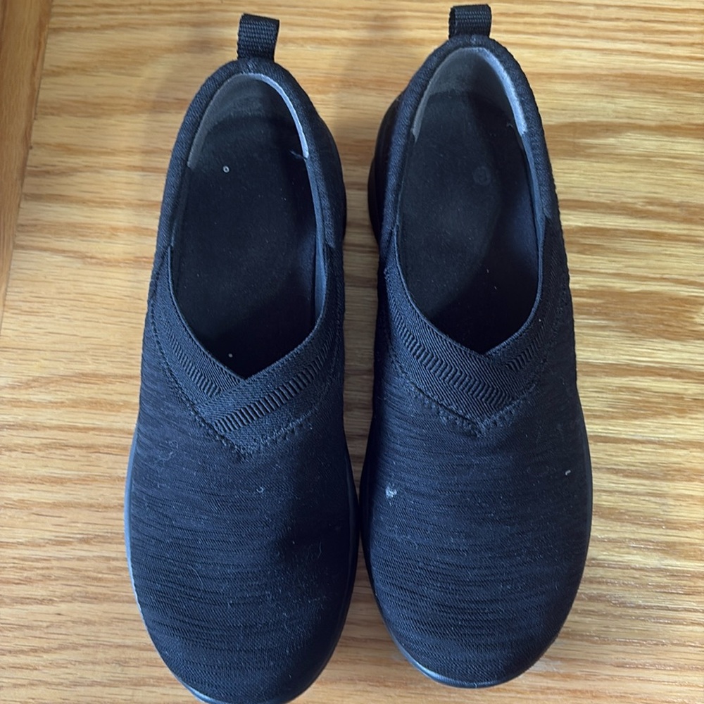 B Zees black slip on shoes